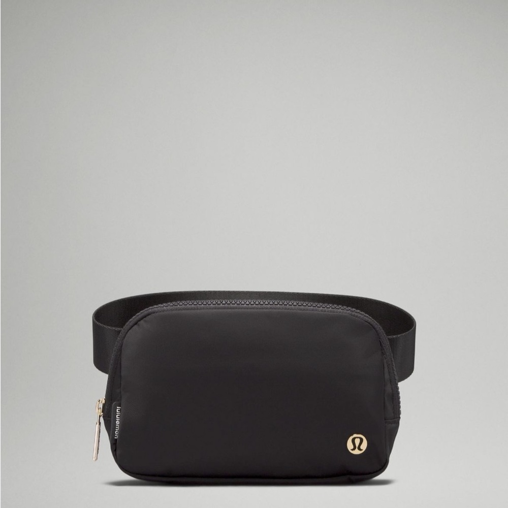 NWT Lululemon everywhere belt bag